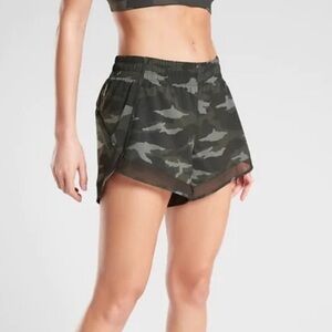Athleta Mesh Racer Run 4" Shorts